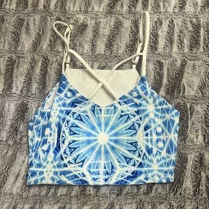 Wolven criss cross 4 way top